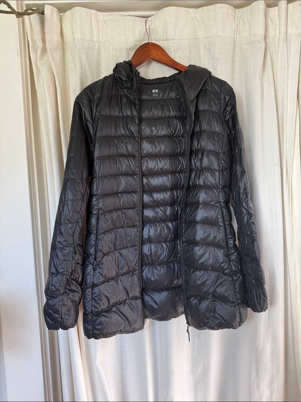 UNIQLO Black Quilted Packable Hooded Puffer Jacket